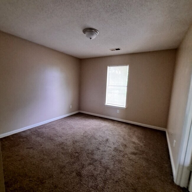 Building Photo - 10101 Stephenson Ln