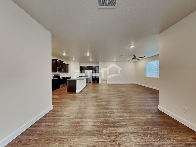 Foto del edificio - 5030 W White Ash Ct