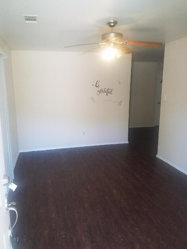 Photo - 1829-1831 Dillard St Apartment