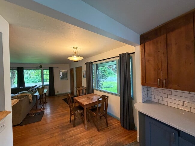 Building Photo - 4 Bedroom Unfurnished Home in Columbia Falls