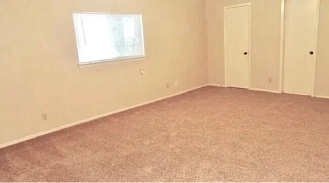 Foto del edificio - 7422 Radford Trail