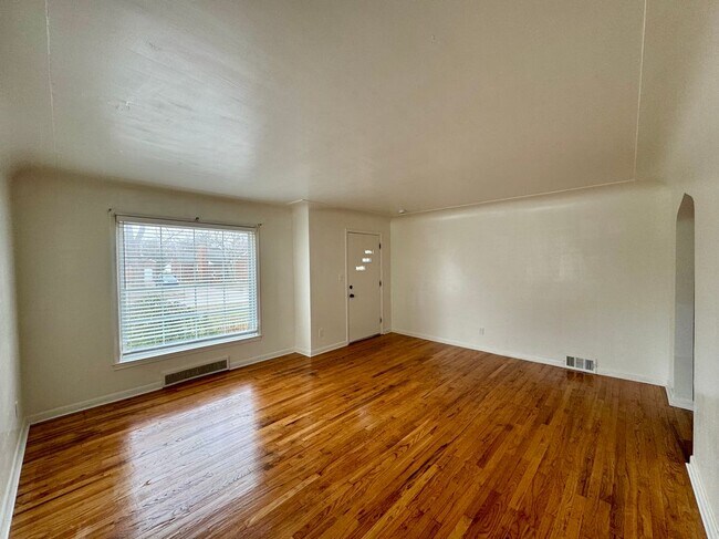 Foto del edificio - 3734 Capitol Ave