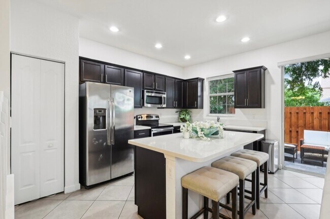 Foto del edificio - 5147 Ellery Terrace