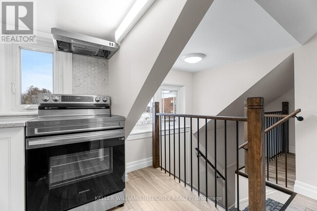 Building Photo - 106-106 Harmer Ave