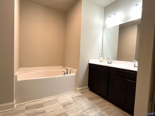 Building Photo - 3819 Stillwater Cir