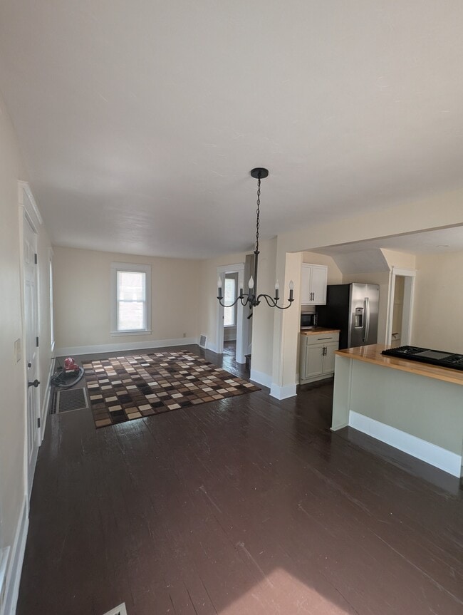 Dining + Family room - 2214 Hamilton Rd