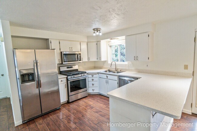 Foto del edificio - Recently Updated Single Family Home On The...