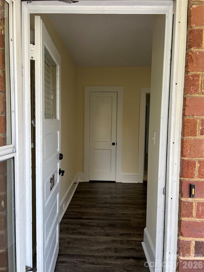 Foto del edificio - 211 W G St