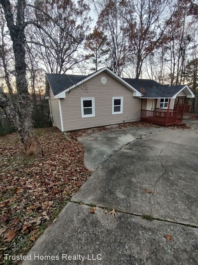 Foto del edificio - 3 br, 2 bath House - 4830 Angel Blvd