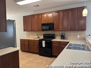 Building Photo - 15766 Cotton Tail Ln