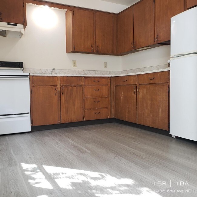 Foto del edificio - 4936 6th Ave NE