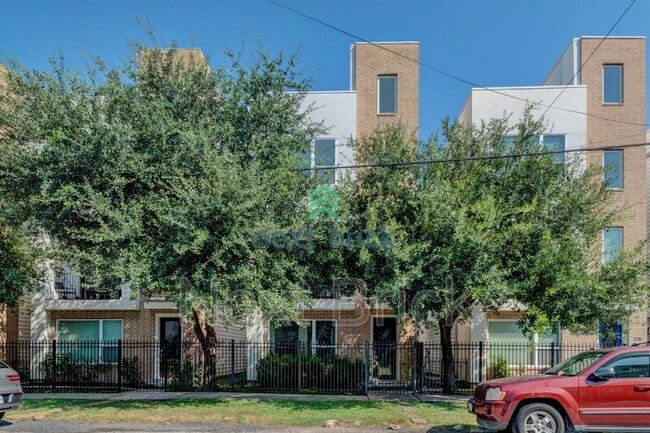 Building Photo - 1220 Summer St