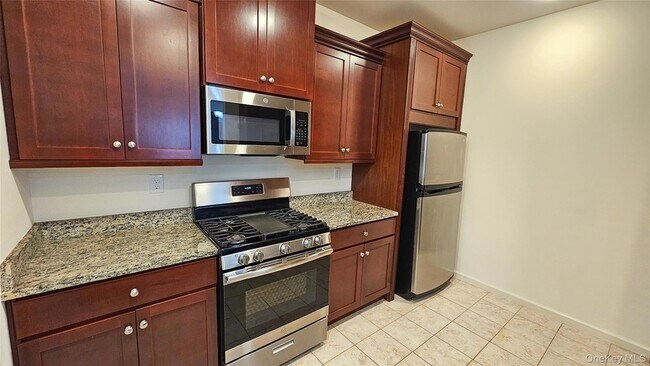 Building Photo - 306 Canter Ct