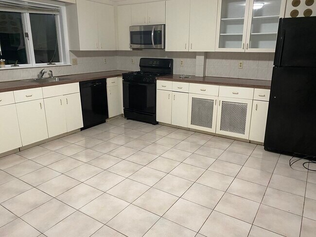 Foto del edificio - 18 Walnut Rd