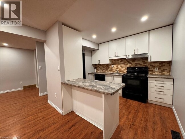 Building Photo - 133 Sekura Crescent