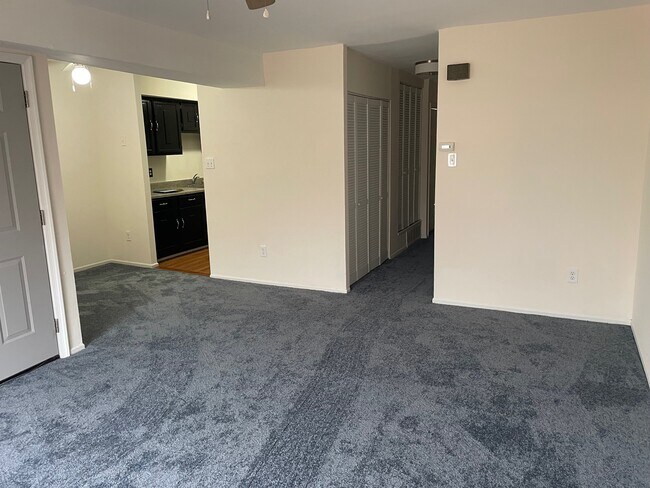 Foto del edificio - 9491 Woodbridge Rd