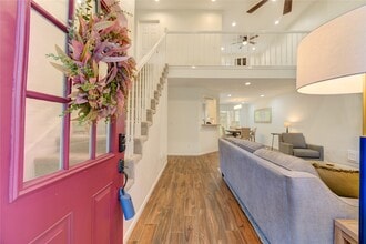 Building Photo - 56 E Village Knoll Cir