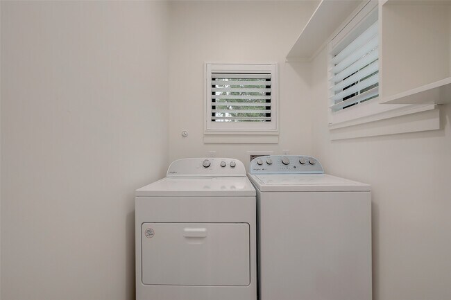 Foto del edificio - 2702 Delano St