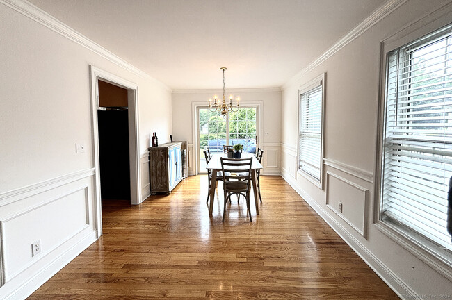 Foto del edificio - 381 S Pine Creek Rd