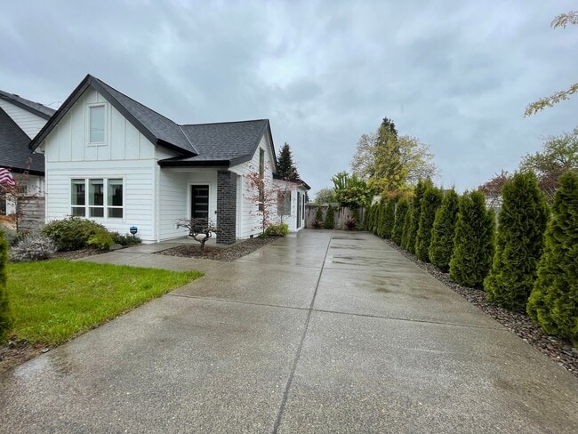 Photo - Charming 1Bed 1Bath Modern 2 Story Cottage with Fabulous Updates! Washer & Dryer Hook-ups! Townhome