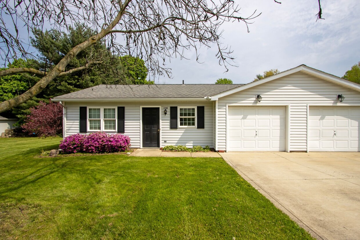 Primary Photo - Two Bedroom - Duplex