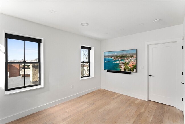 Foto del edificio - 631 Saratoga St