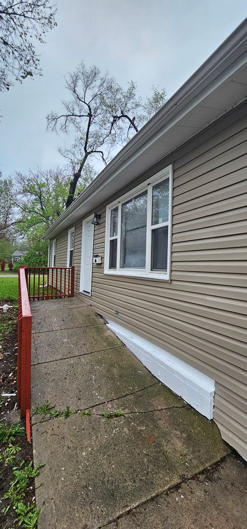 Building Photo - Renovated 4 bedroom with full unfinished basement