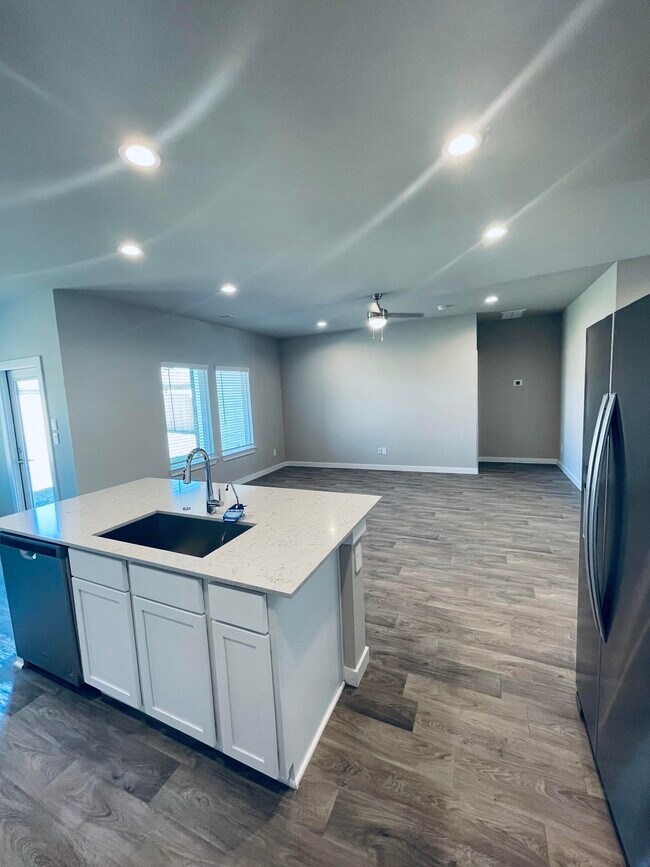 Foto del edificio - 14238 Wonder Lake Ln