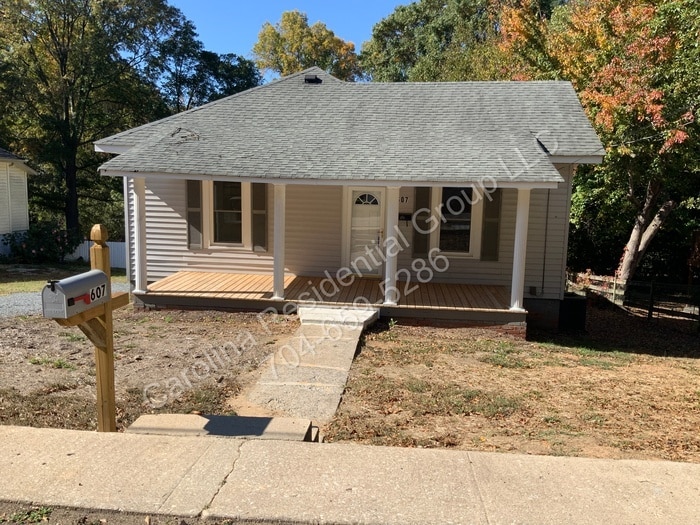 Foto principal - 607 Forest Ave