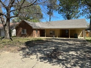 Building Photo - 1390 Greenland Rd