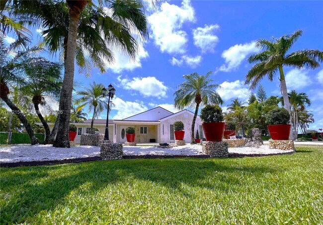 Building Photo - 15540 SW 156th Ave