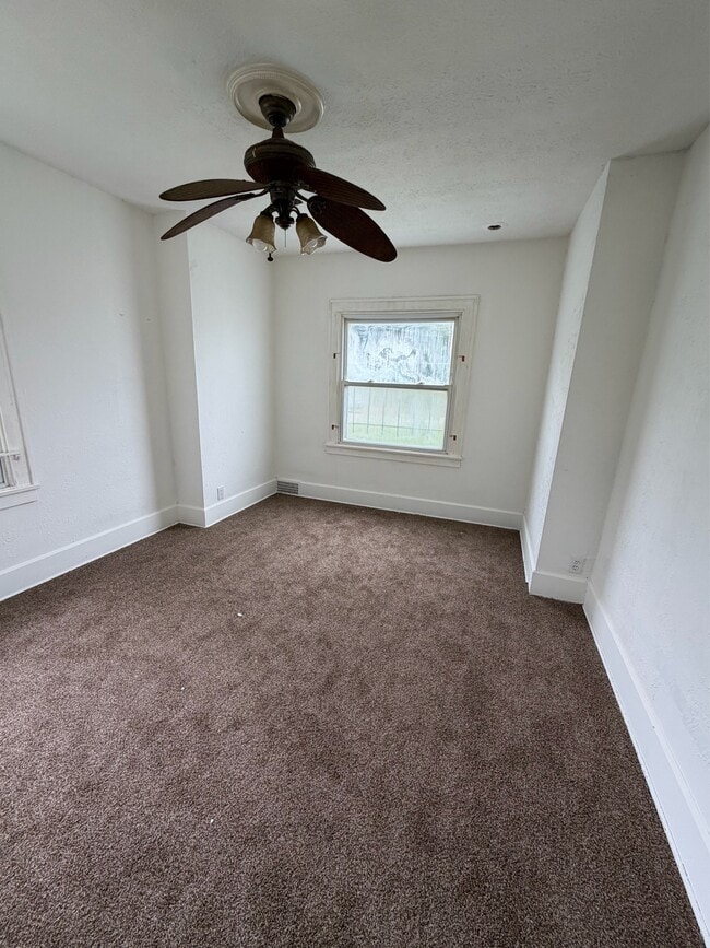 Building Photo - 3724 Hillman St