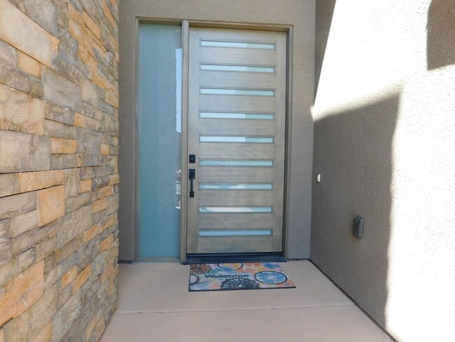 Building Photo - Stunning Home in Redlands Mesa