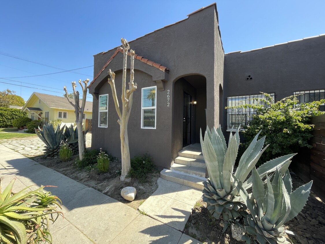 Primary Photo - 2672 Cimarron St