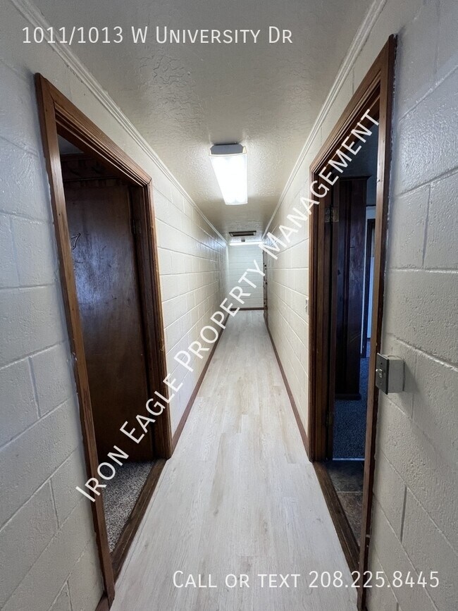 Foto del edificio - 1011/1013 W University Dr-