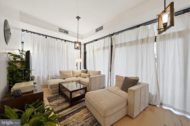 Foto del edificio - 1530 Key Blvd