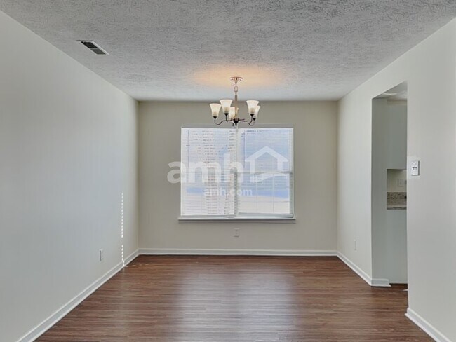 Foto del edificio - 8525 Morgan Dr