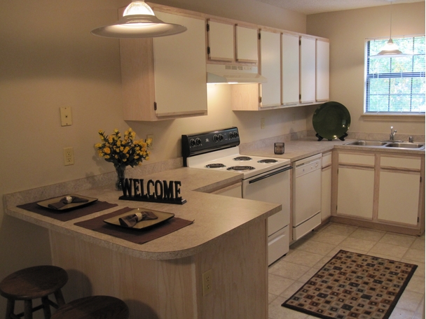 Kitchen - Oakland Station Apartments