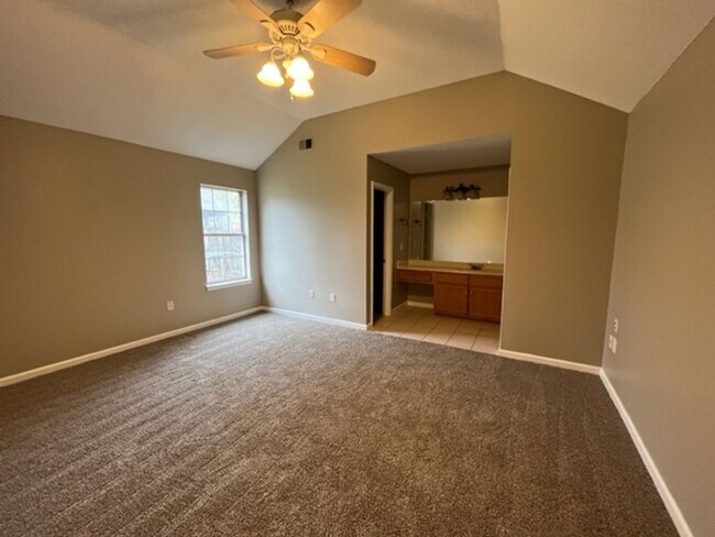 Building Photo - Renovated 3 Bedroom 2 Bath Home for Rent!!