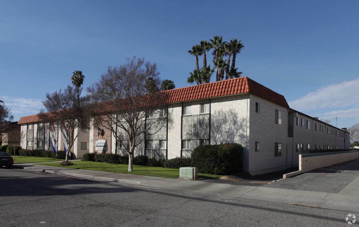 Primary Photo - Casa Granada Apartments