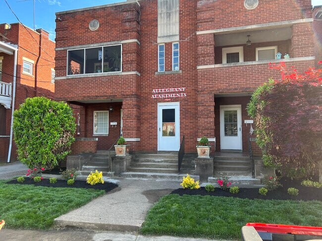 Building Photo - 16115 1611.5 Quarrier St