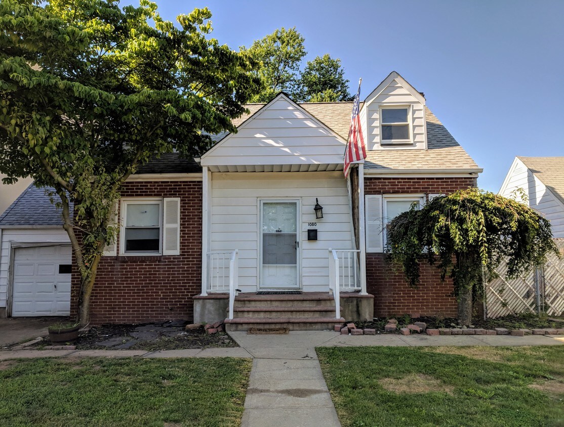 1080 Amboy Ave, Edison, NJ 08837 House Rental in Edison, NJ