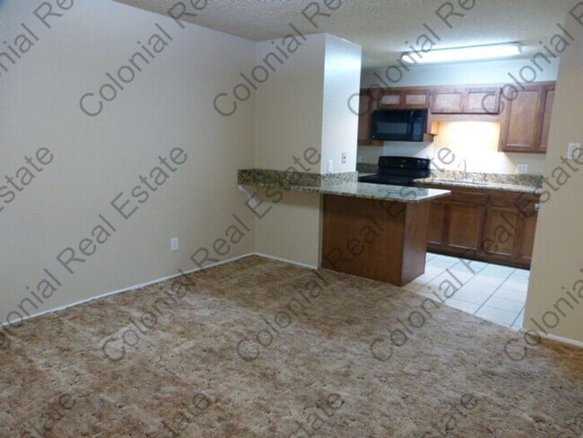 Foto del edificio - 1 bedroom 1 bathroom apartment for rent, granite, central heat and air, community laundry room on...