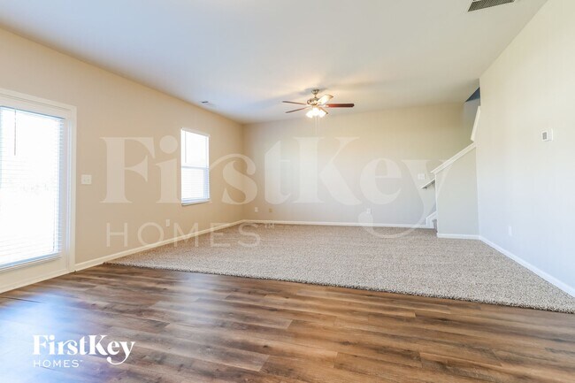 Foto del edificio - 98 Bennett Ct