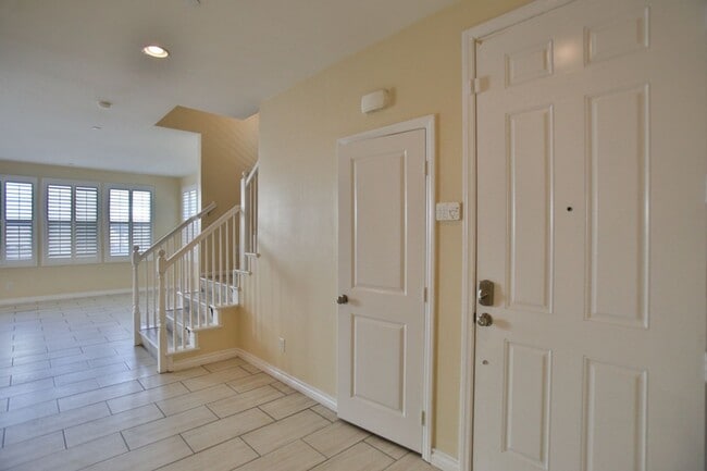 Building Photo - Beautiful Rental in Garden Grove