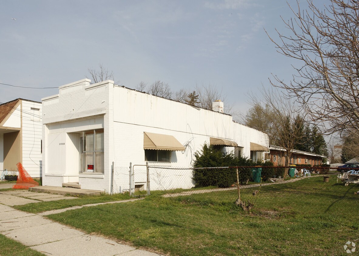 Primary Photo - 37088 Huron River Dr