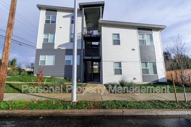 Foto del edificio - 1111 W Fourth Plain Blvd