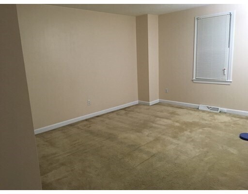 Building Photo - 598 N Montello St