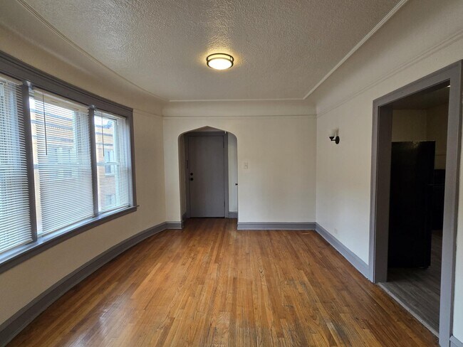 Foto del edificio - 838 N Massasoit Ave