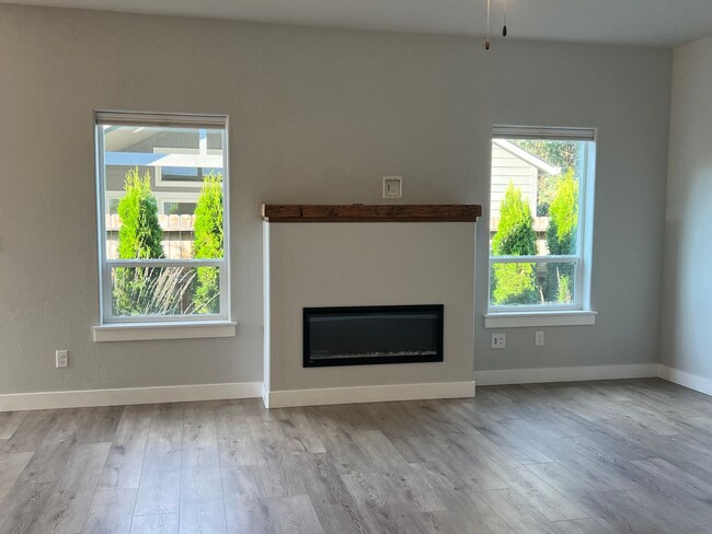 Foto del edificio - Gorgeous SW Medford - newer construction |...